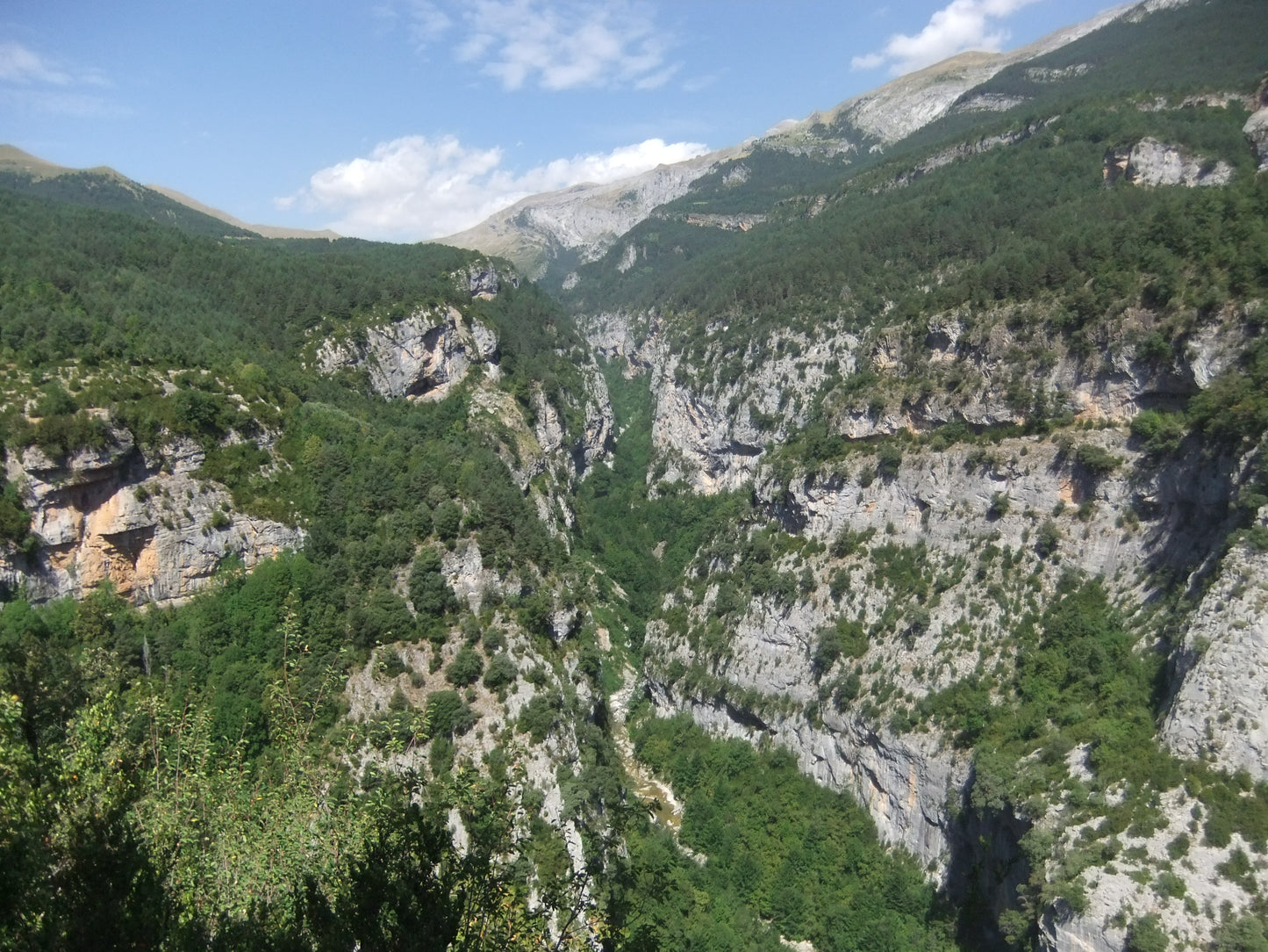 Bestue bespoke trekking holiday - Spanish Pyrenees
