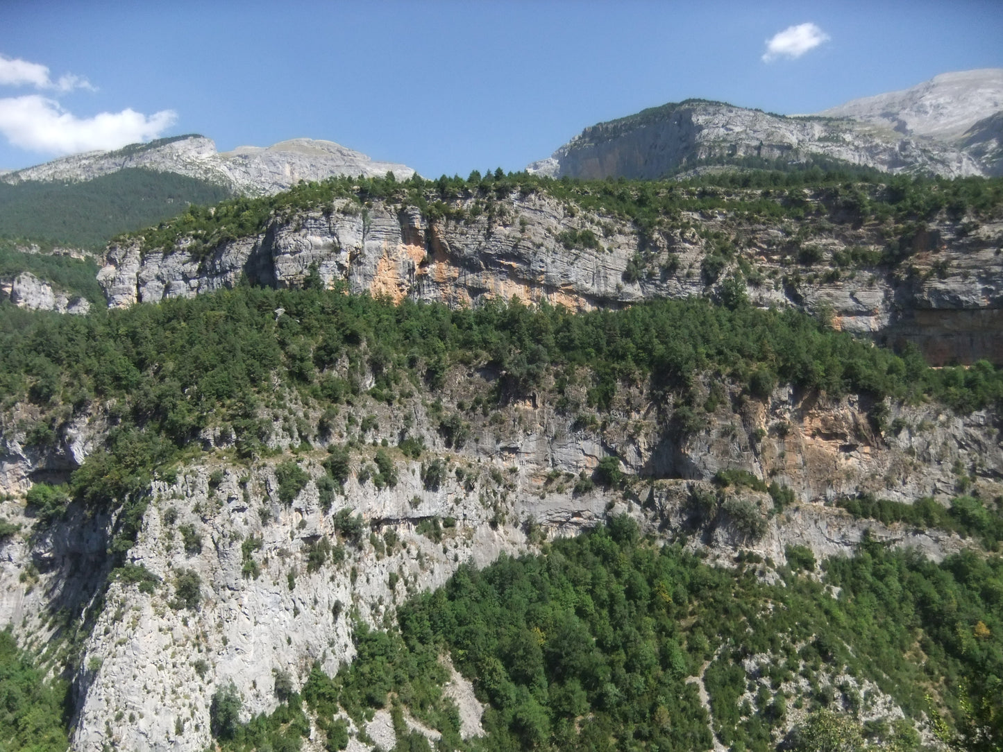 Bestue bespoke trekking holiday - Spanish Pyrenees