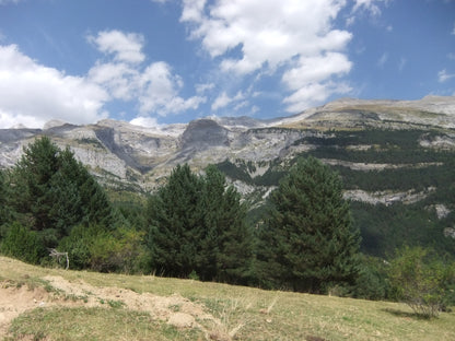 Bestue bespoke trekking holiday - Spanish Pyrenees