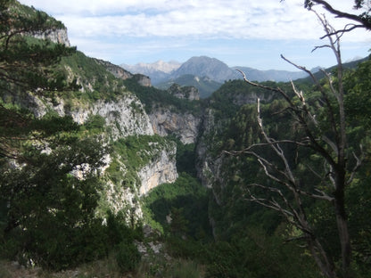 Bestue bespoke trekking holiday - Spanish Pyrenees