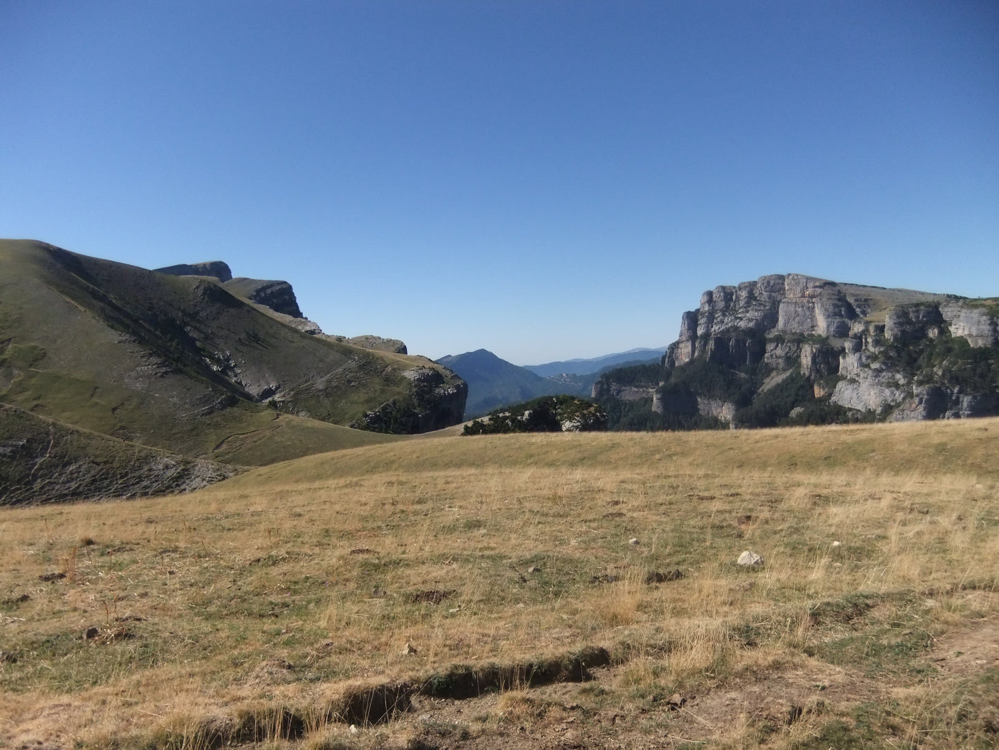Bestue bespoke trekking holiday - Spanish Pyrenees