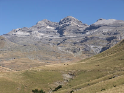 Bestue bespoke trekking holiday - Spanish Pyrenees