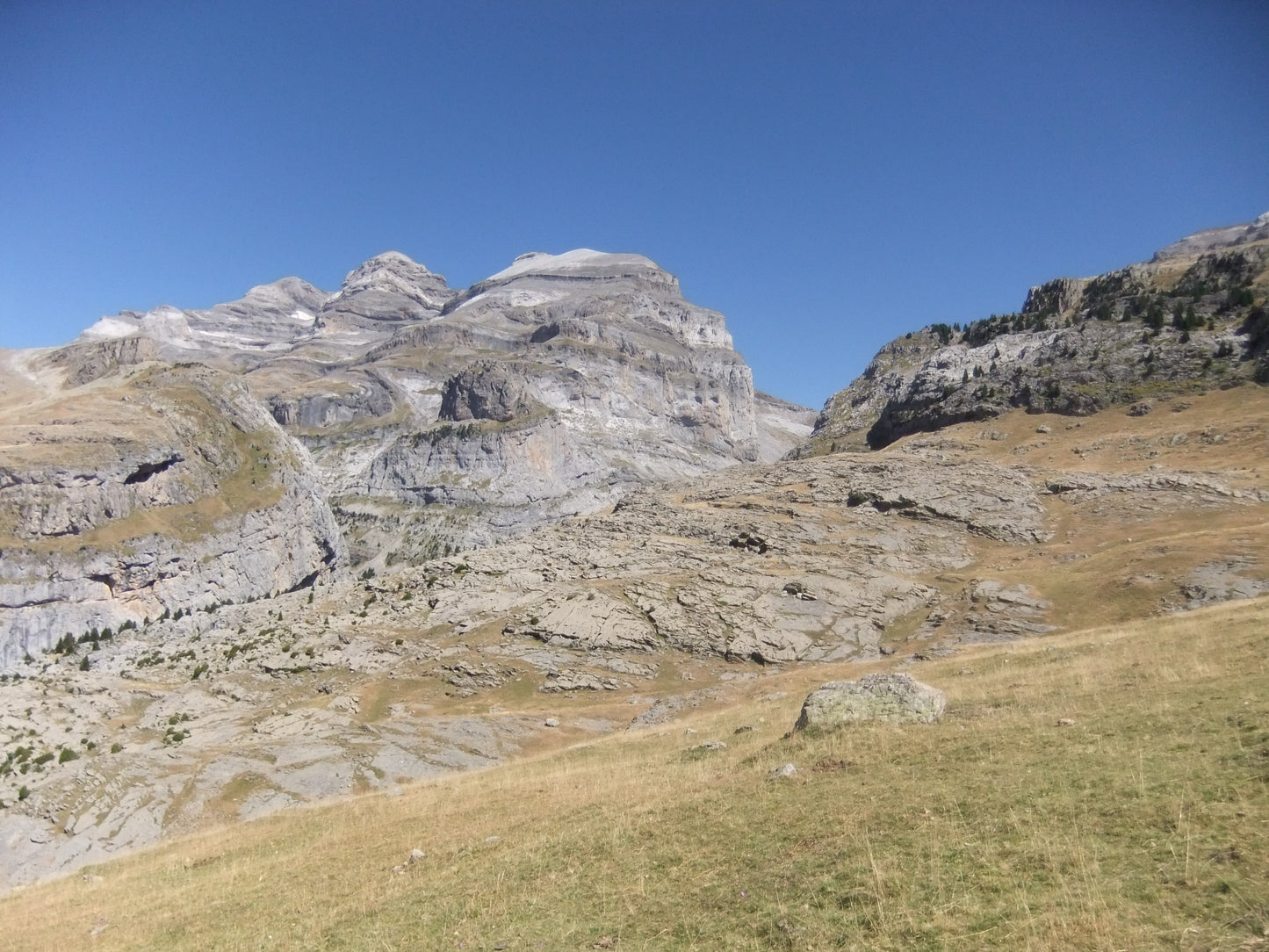 Bestue bespoke trekking holiday - Spanish Pyrenees