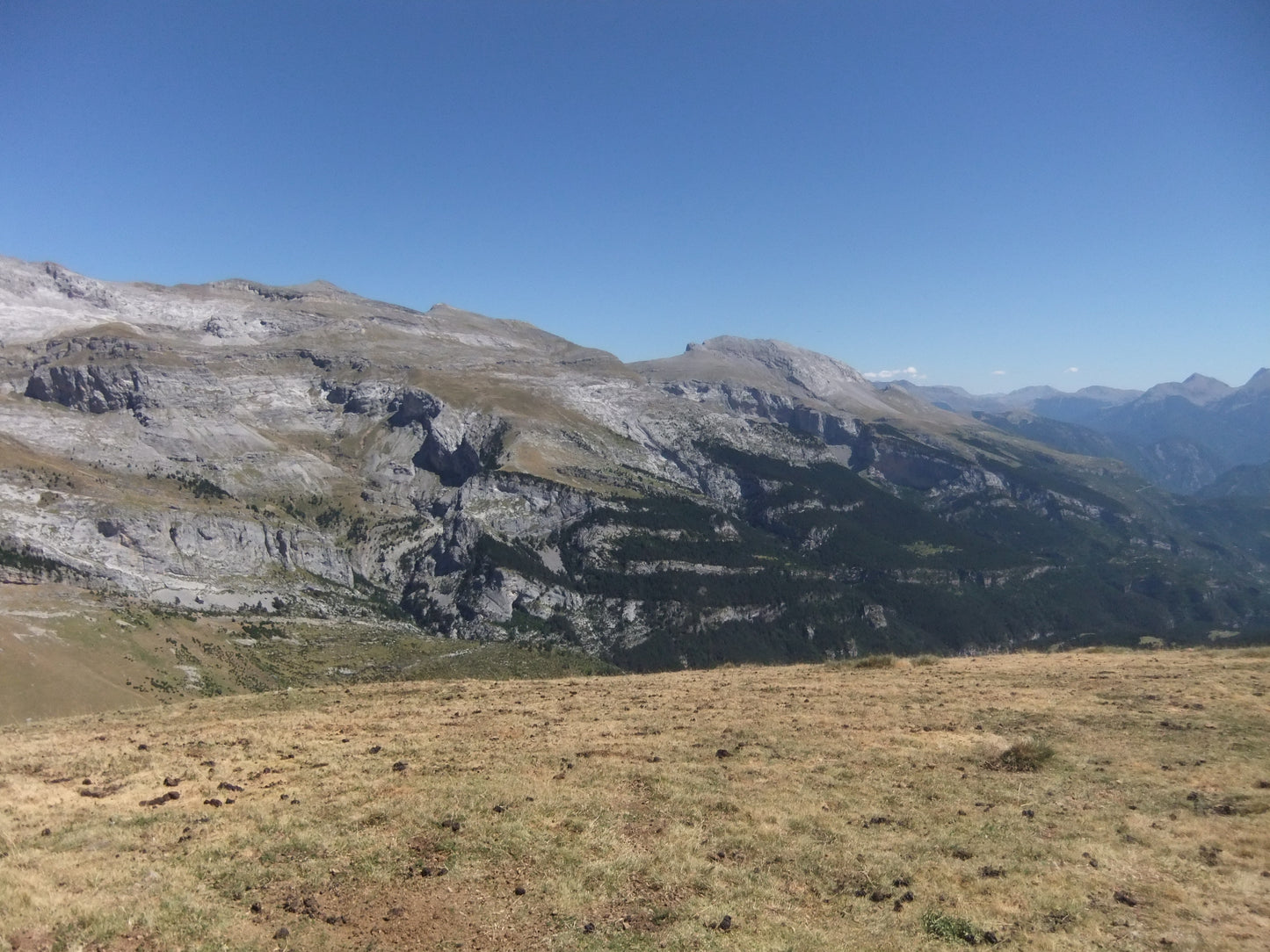 Bestue bespoke trekking holiday - Spanish Pyrenees