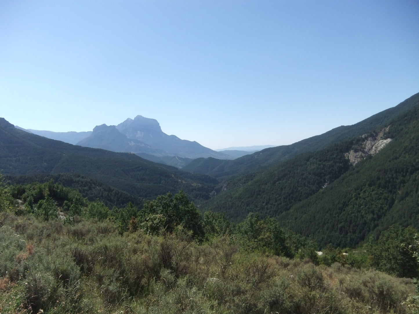 Bestue bespoke trekking holiday - Spanish Pyrenees